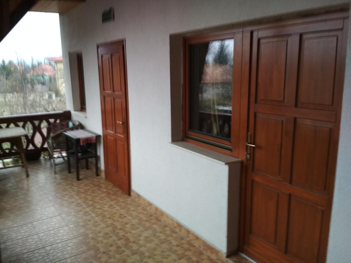Julia Vendeghaz Apartment Tar ภายนอก รูปภาพ