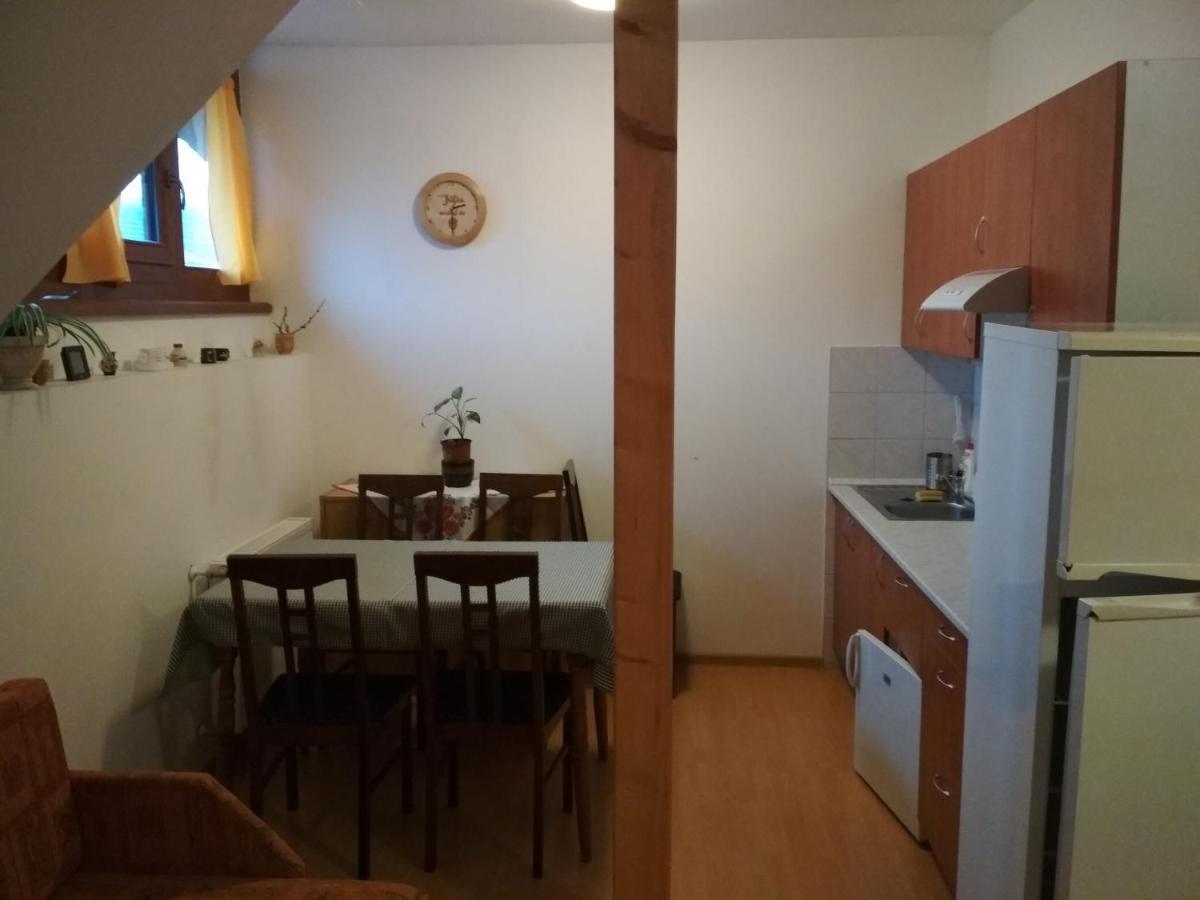 Julia Vendeghaz Apartment Tar ภายนอก รูปภาพ