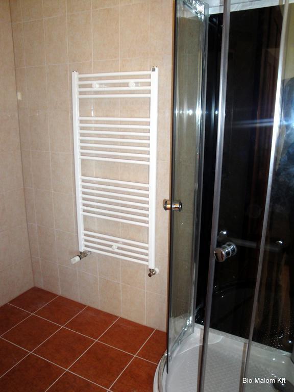 Julia Vendeghaz Apartment Tar ภายนอก รูปภาพ